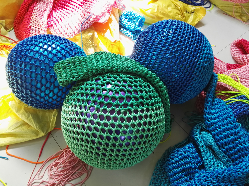 Аттракцион «Авоська» по дороге из Сингапура в Россию!